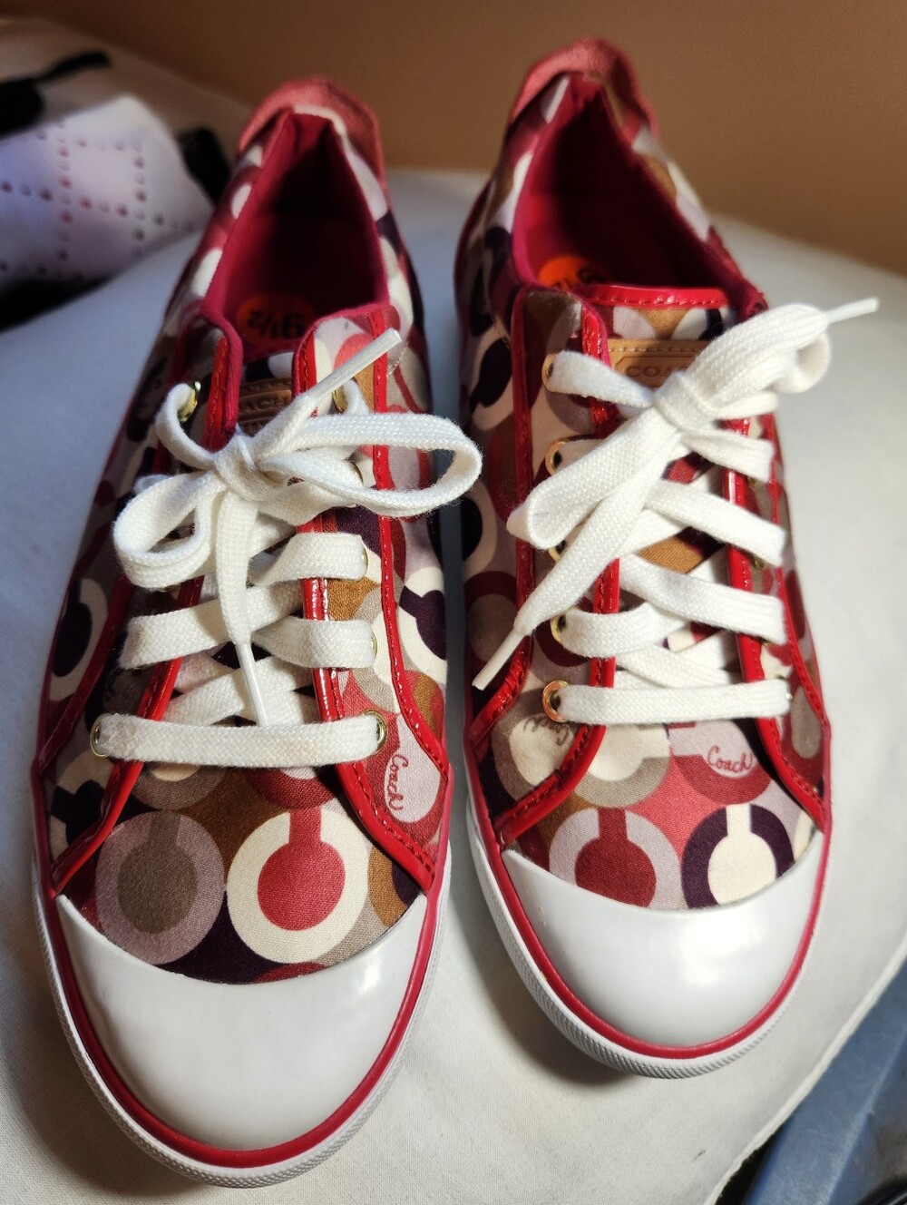 BNWT coach womens size 9.5 Sneakers in monogram "C" satin & pink patent leather